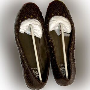 Timeless! Yellow Box subtle-leopard print flats!